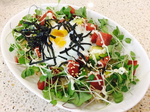 アボカドとスパムの甘辛丼